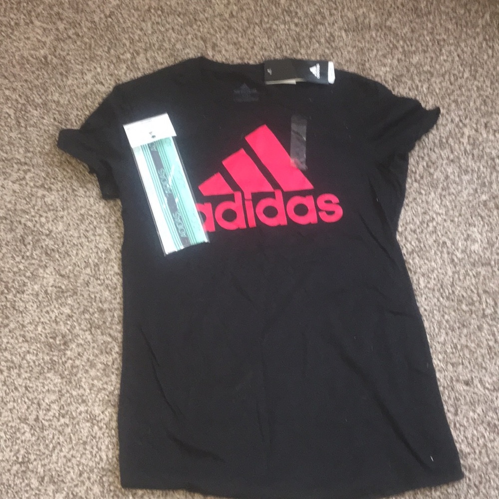 Adidas go-to Tee with women’s 5 pack headband